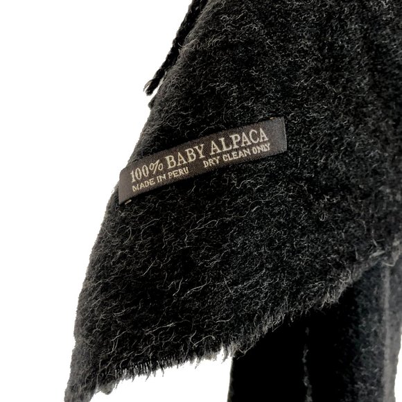 Made in Peru Charcoal Gray Pure Baby Alpaca Tassel Scarf - Picture 3 of 3